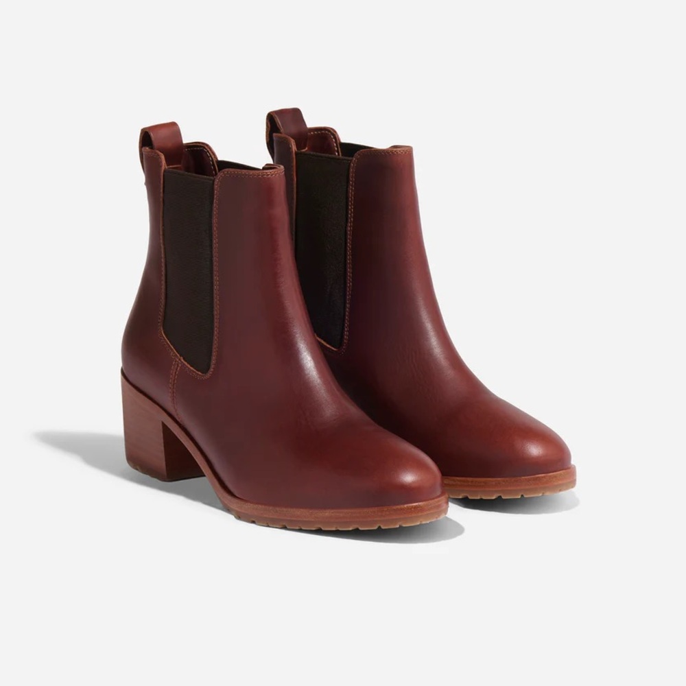 Nisolo heeled Chelsea boots in brandy color